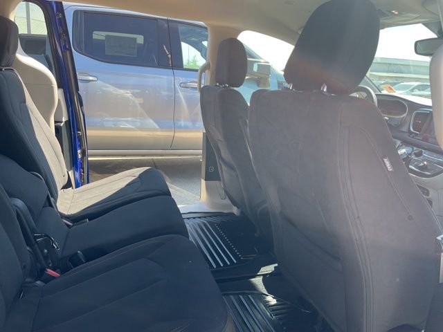 Used 2018 Chrysler Pacifica Touring Plus w/ Tire & Wheel Group image 20