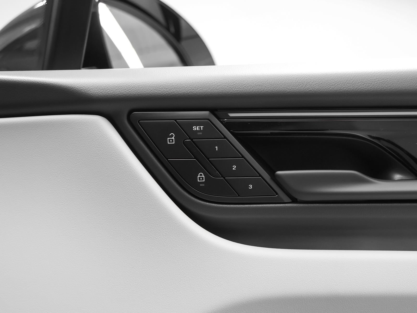 New 2026 Porsche Macan 4 Electric AWD/4WD image 25