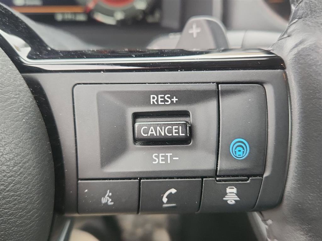 Used 2021 Nissan Rogue Platinum image 16