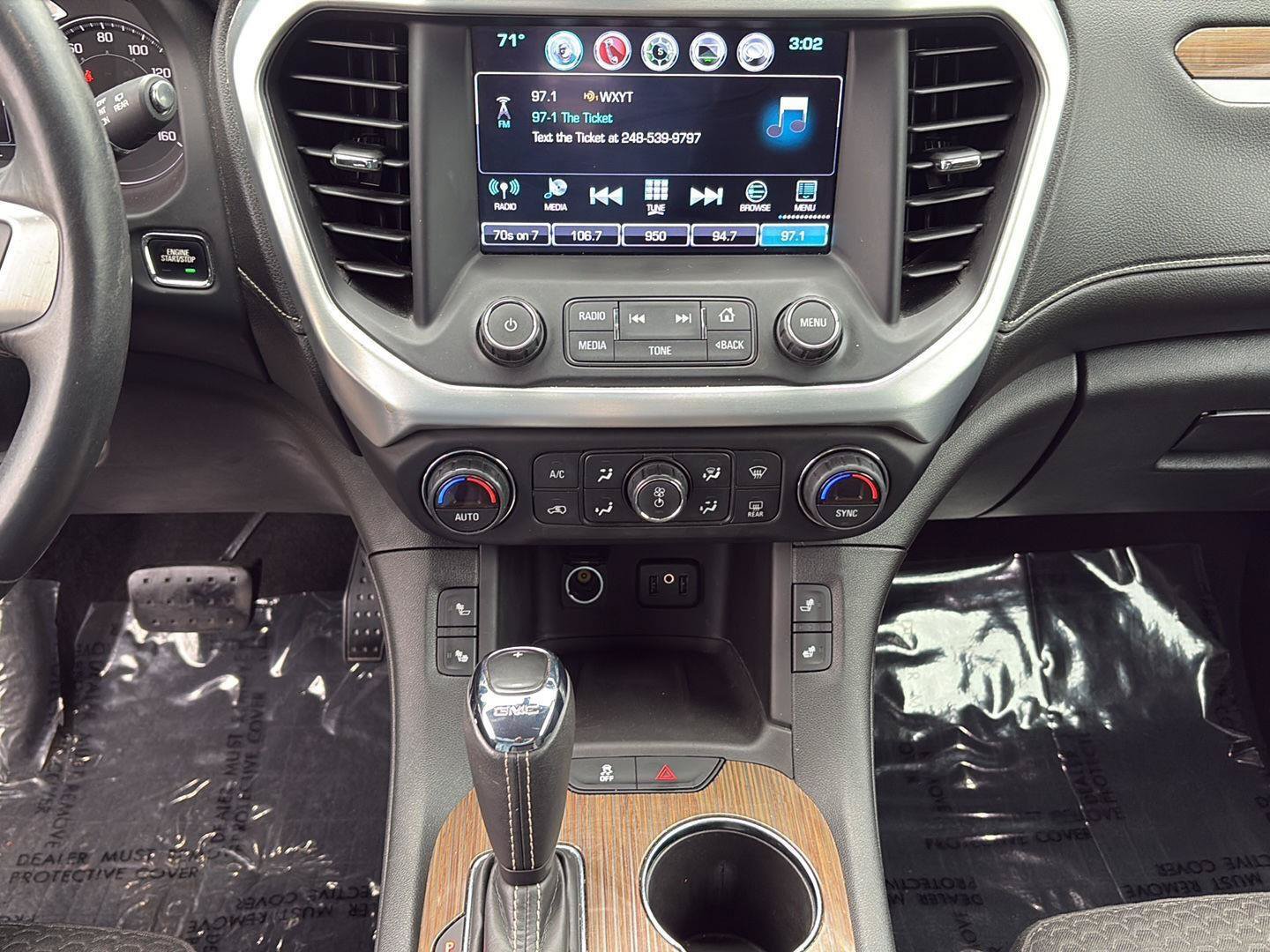 Used 2017 GMC Acadia SLE AWD/4WD image 6