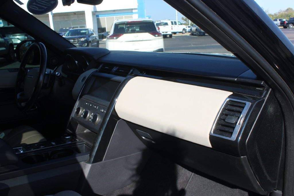 Used 2019 Land Rover Discovery SE AWD/4WD image 30