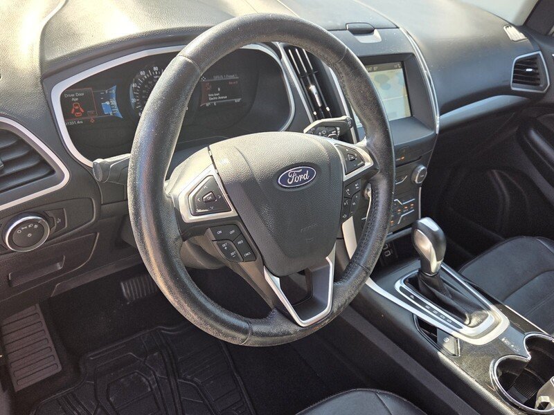 Used 2016 Ford Edge SEL w/ Equipment Group 201A AWD/4WD image 11