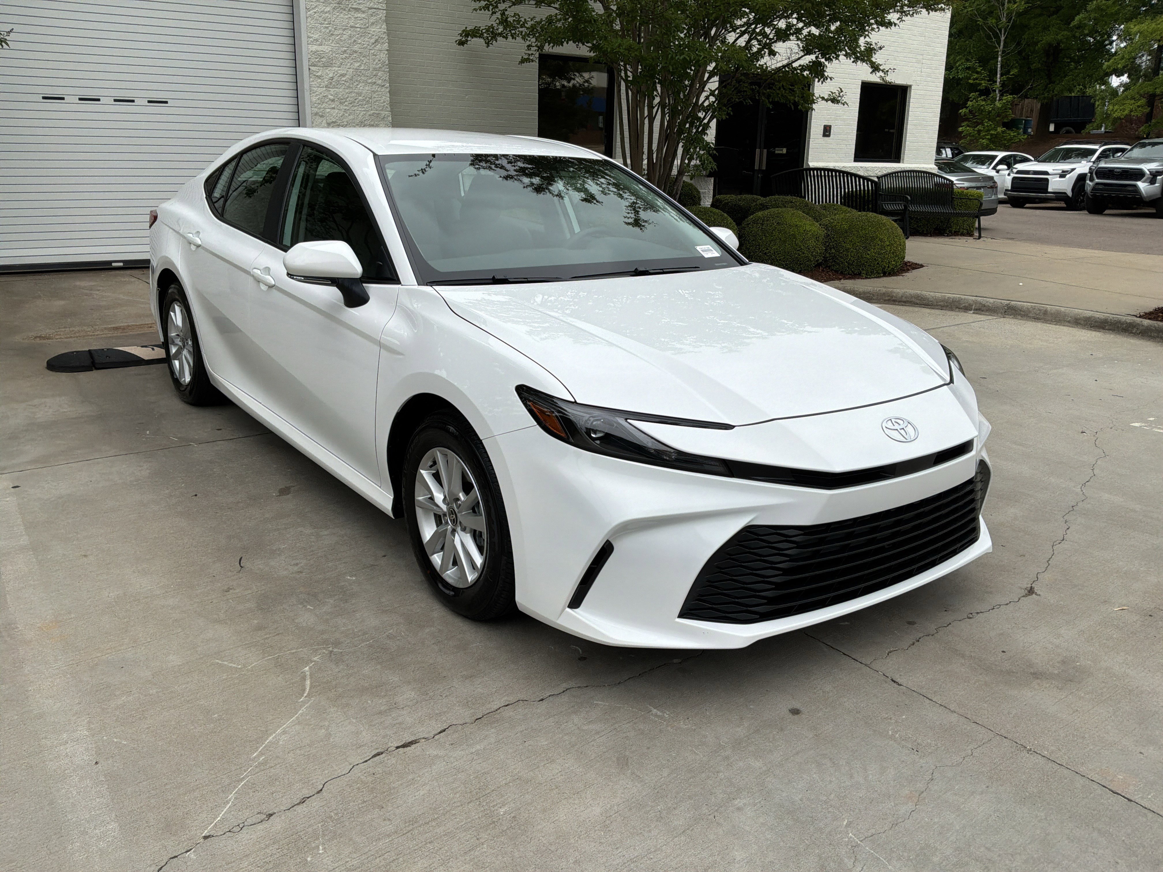 Used 2025 Toyota Camry LE FWD image 2