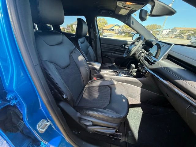 Used 2024 Jeep Compass Latitude w/ Altitude Special Edition image 11