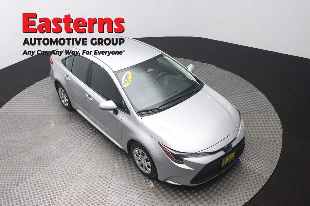 Used 2023 Toyota Corolla LE FWD image 3