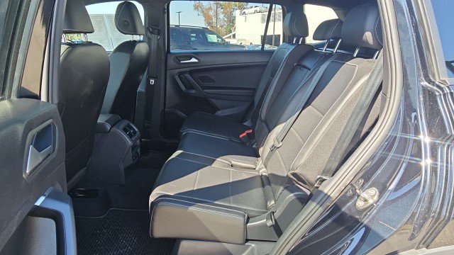 Used 2021 Volkswagen Tiguan SE R-Line FWD image 25