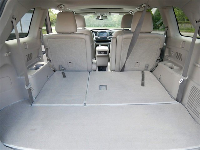 Used 2015 Toyota Highlander XLE image 10