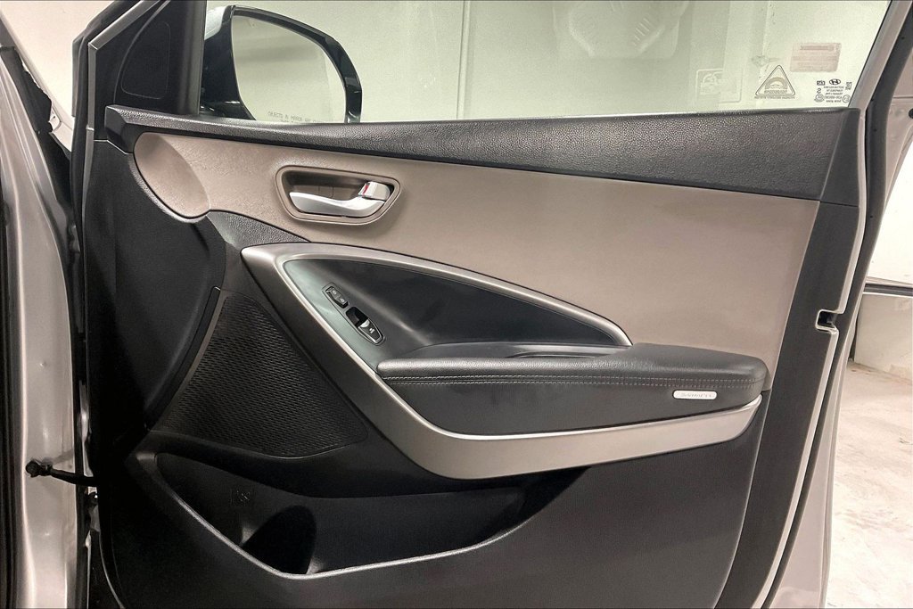 Used 2019 Hyundai Santa Fe XL SE FWD image 22