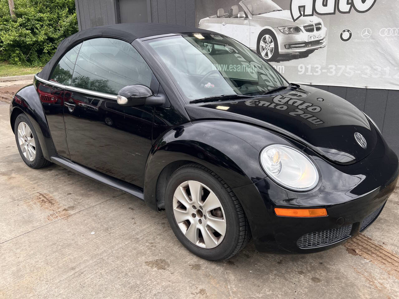 Used 2010 Volkswagen Beetle Convertible FWD image 13