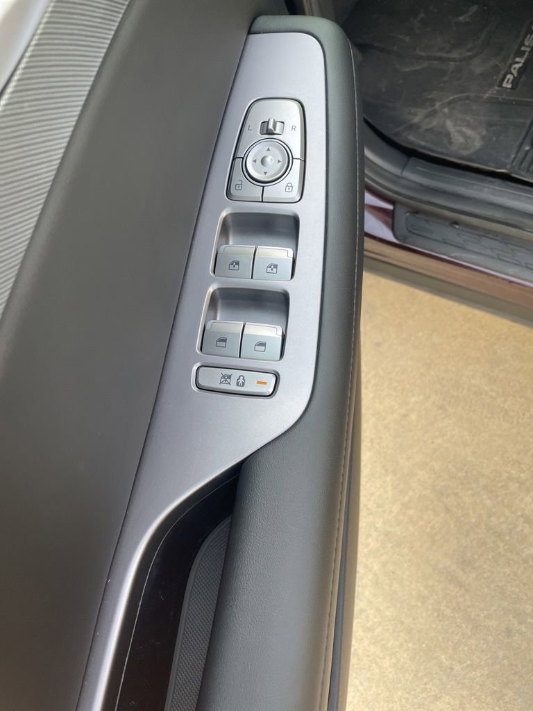 Used 2024 Hyundai Palisade SEL w/ Premium Package FWD image 16