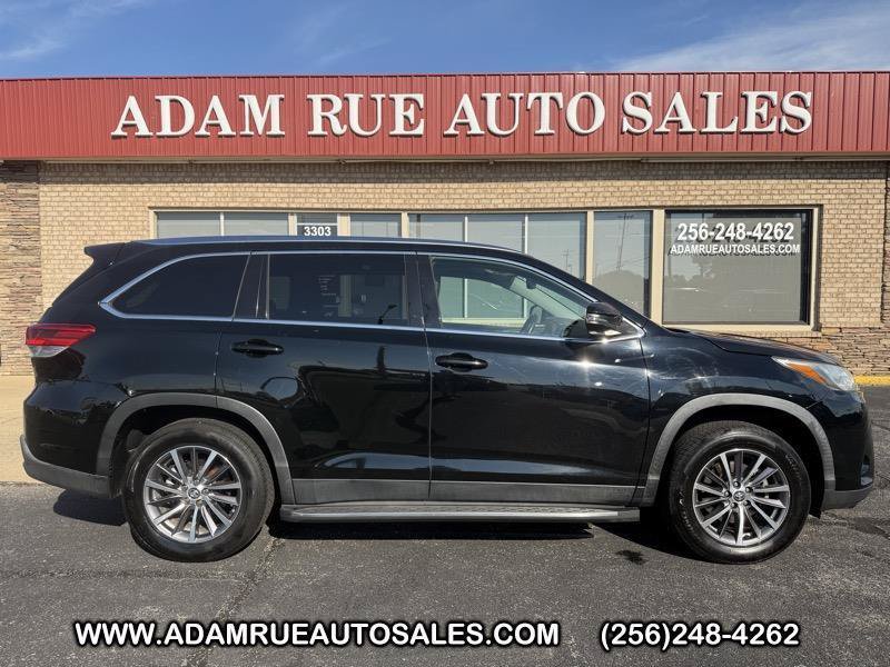 Used 2019 Toyota Highlander XLE FWD image 1