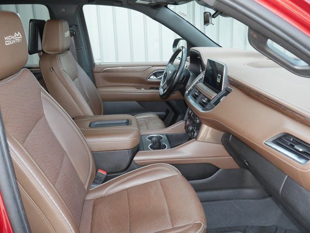 Used 2023 Chevrolet Suburban High Country image 32