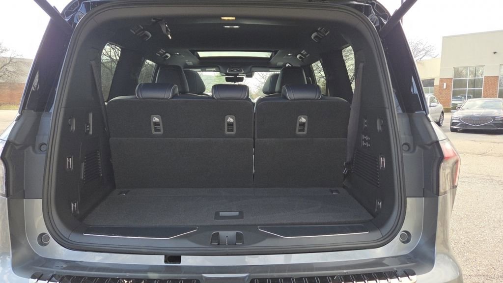 New 2026 INFINITI QX80 4WD w/ Sport Exterior Package image 31