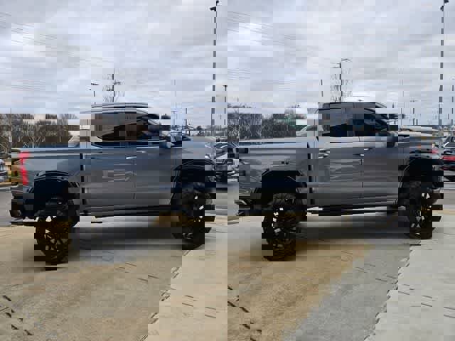 Used 2022 Chevrolet Silverado 1500 RST w/ Safety Package image 9