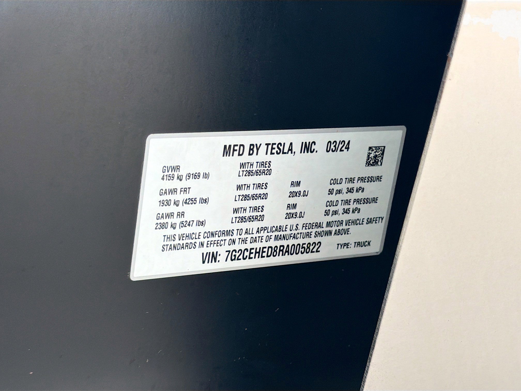Used 2024 Tesla Cybertruck AWD Crew Cab image 41