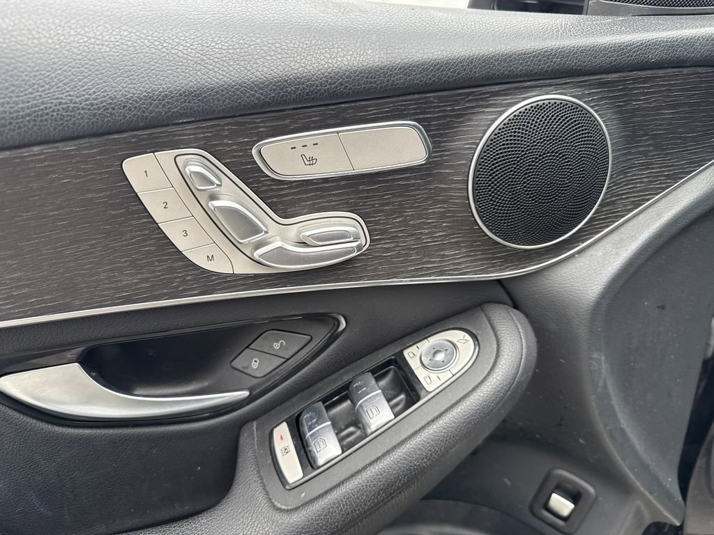 Used 2022 Mercedes-Benz GLC 300 4MATIC w/ Premium Package Lite image 12