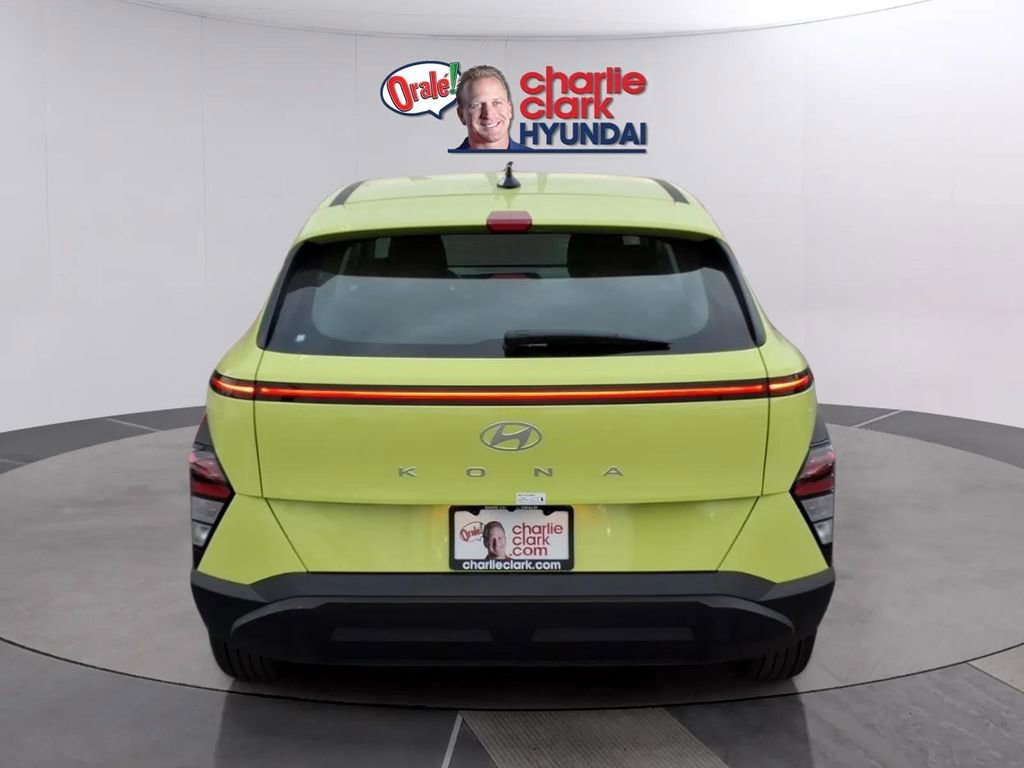 New 2026 Hyundai Kona SE image 4