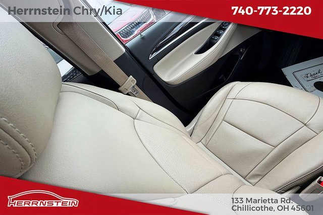 Used 2021 Buick Enclave Essence image 10