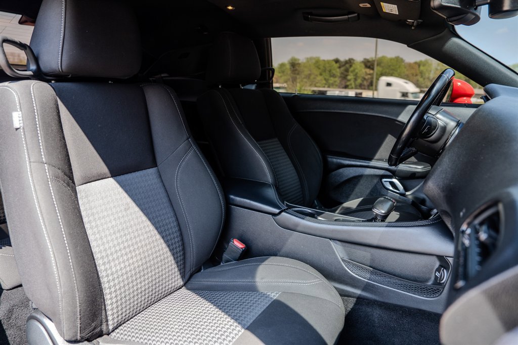 Used 2021 Dodge Challenger SXT image 29