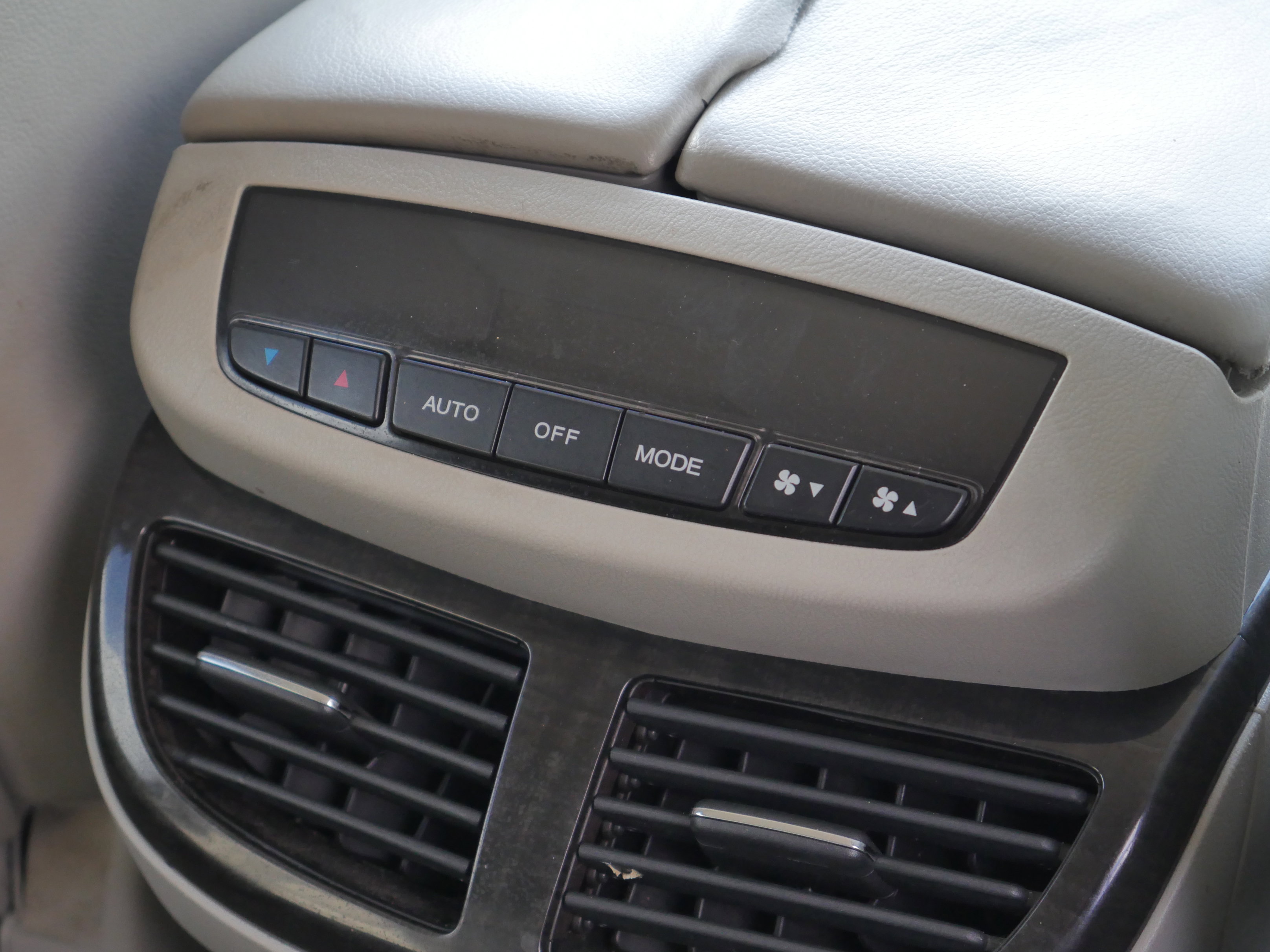 Used 2008 Acura MDX image 29