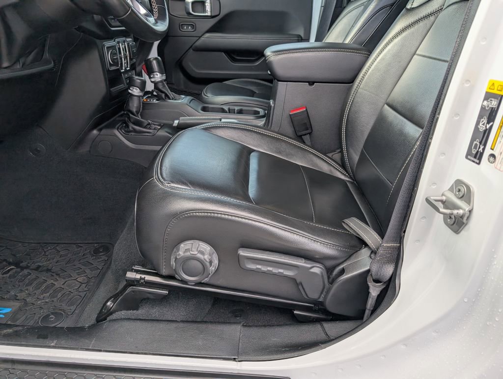 Used 2022 Jeep Wrangler Unlimited Sahara w/ Cold Weather Group image 11