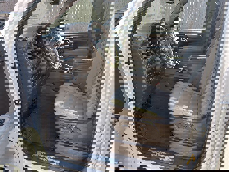 Used 2023 Chevrolet Suburban Z71 image 20