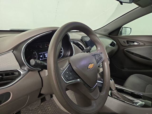 Used 2019 Chevrolet Malibu LT image 14