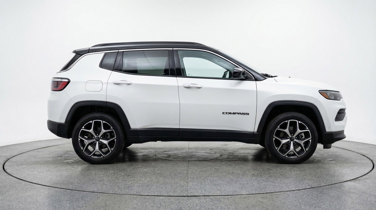 Used 2025 Jeep Compass Limited image 11