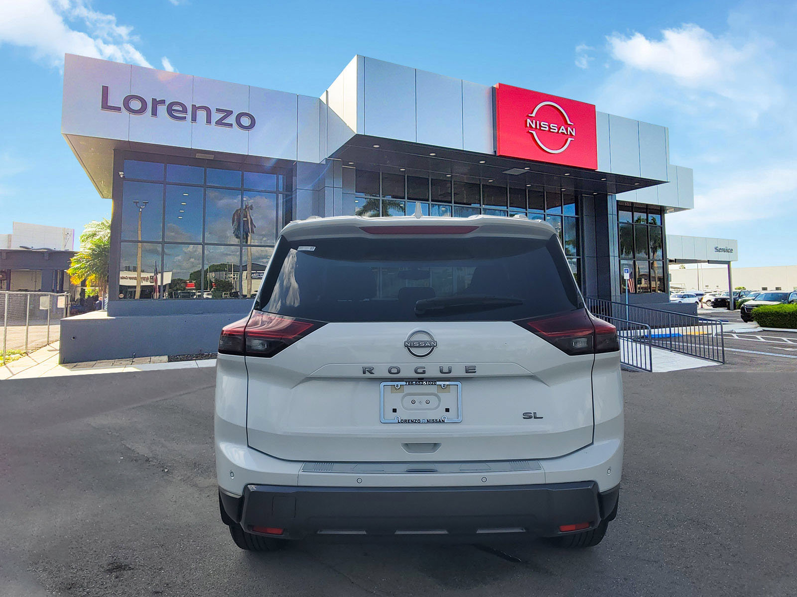 Used 2025 Nissan Rogue SL FWD image 6