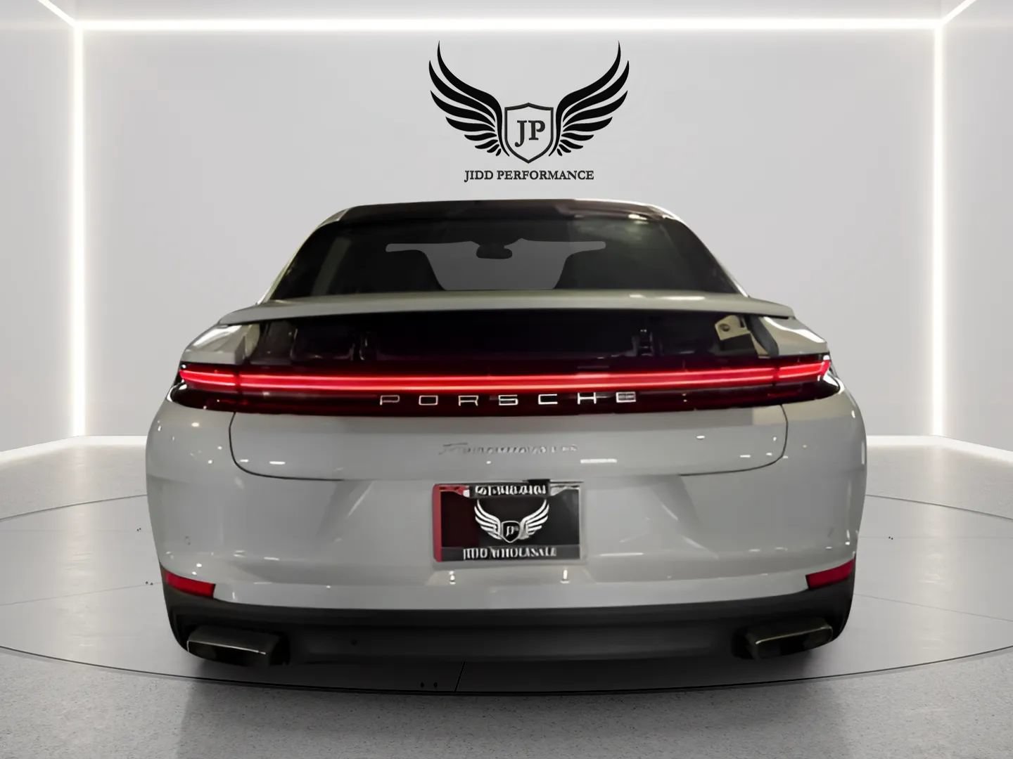 Used 2024 Porsche Panamera image 7
