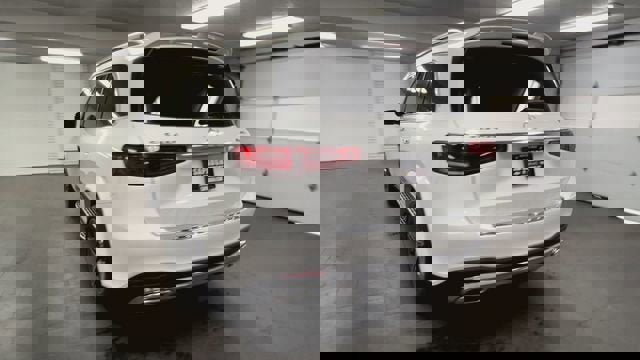 Used 2023 Mercedes-Benz GLS 450 4MATIC image 7