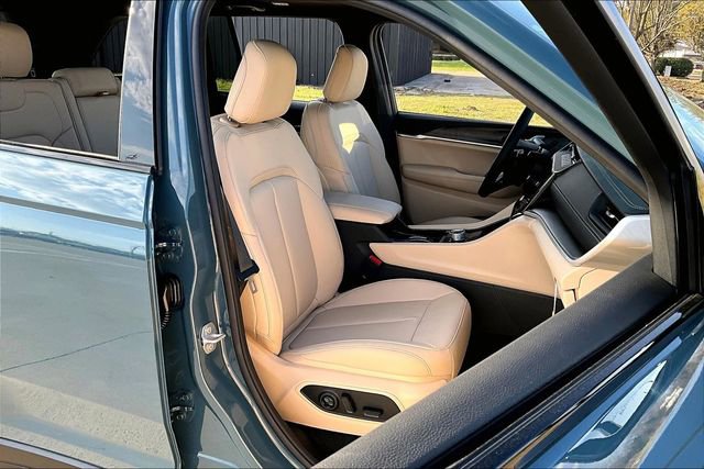 New 2026 Jeep Grand Cherokee Limited AWD/4WD image 11