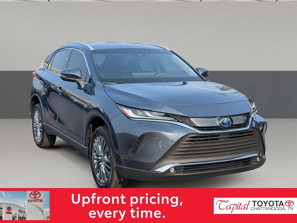 Used 2024 Toyota Venza XLE AWD/4WD image 2