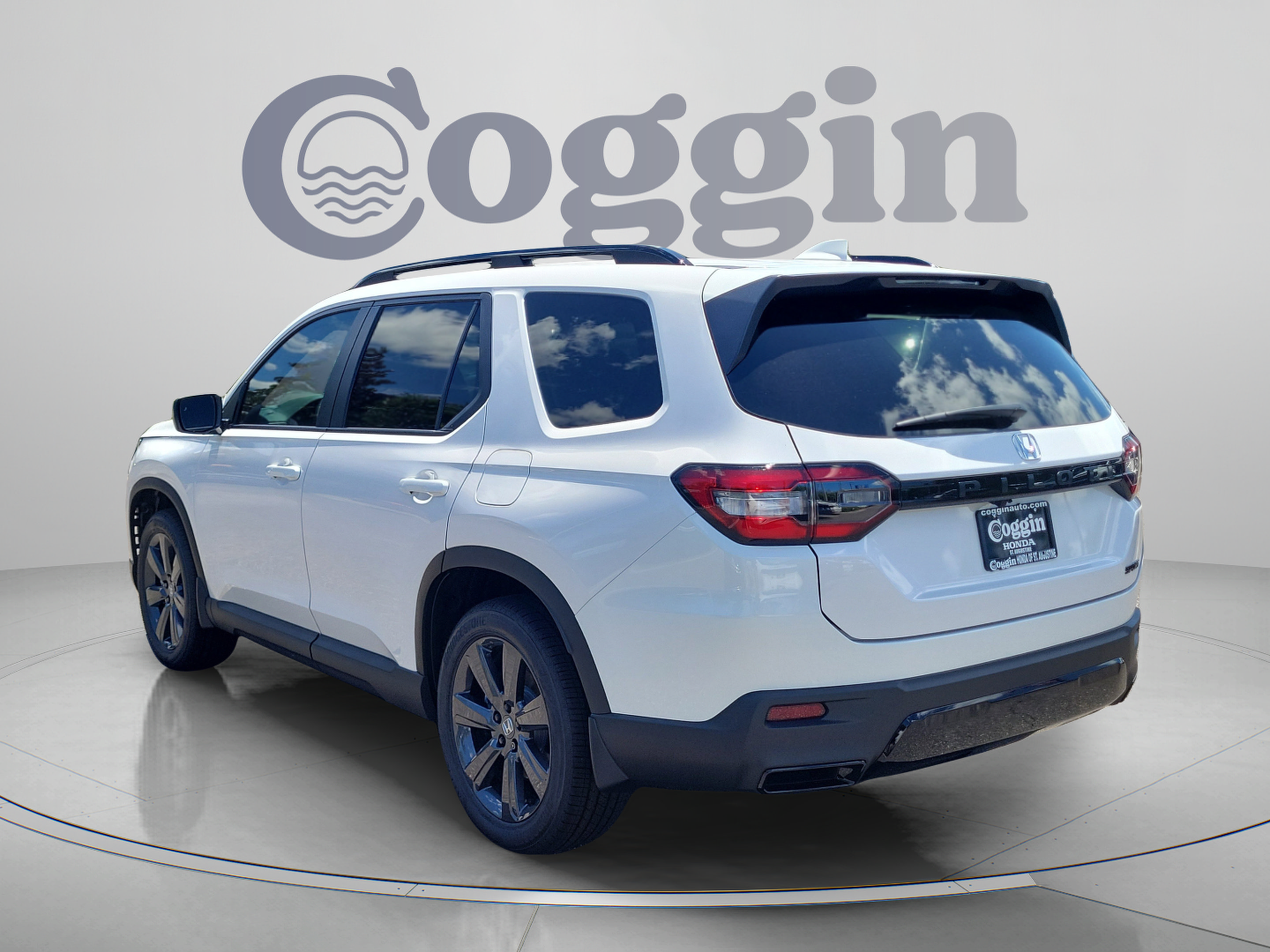 New 2026 Honda Pilot Sport image 3