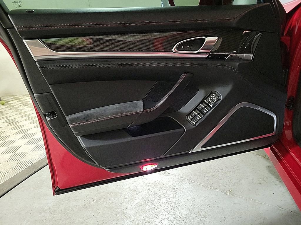 Used 2015 Porsche Panamera GTS image 22