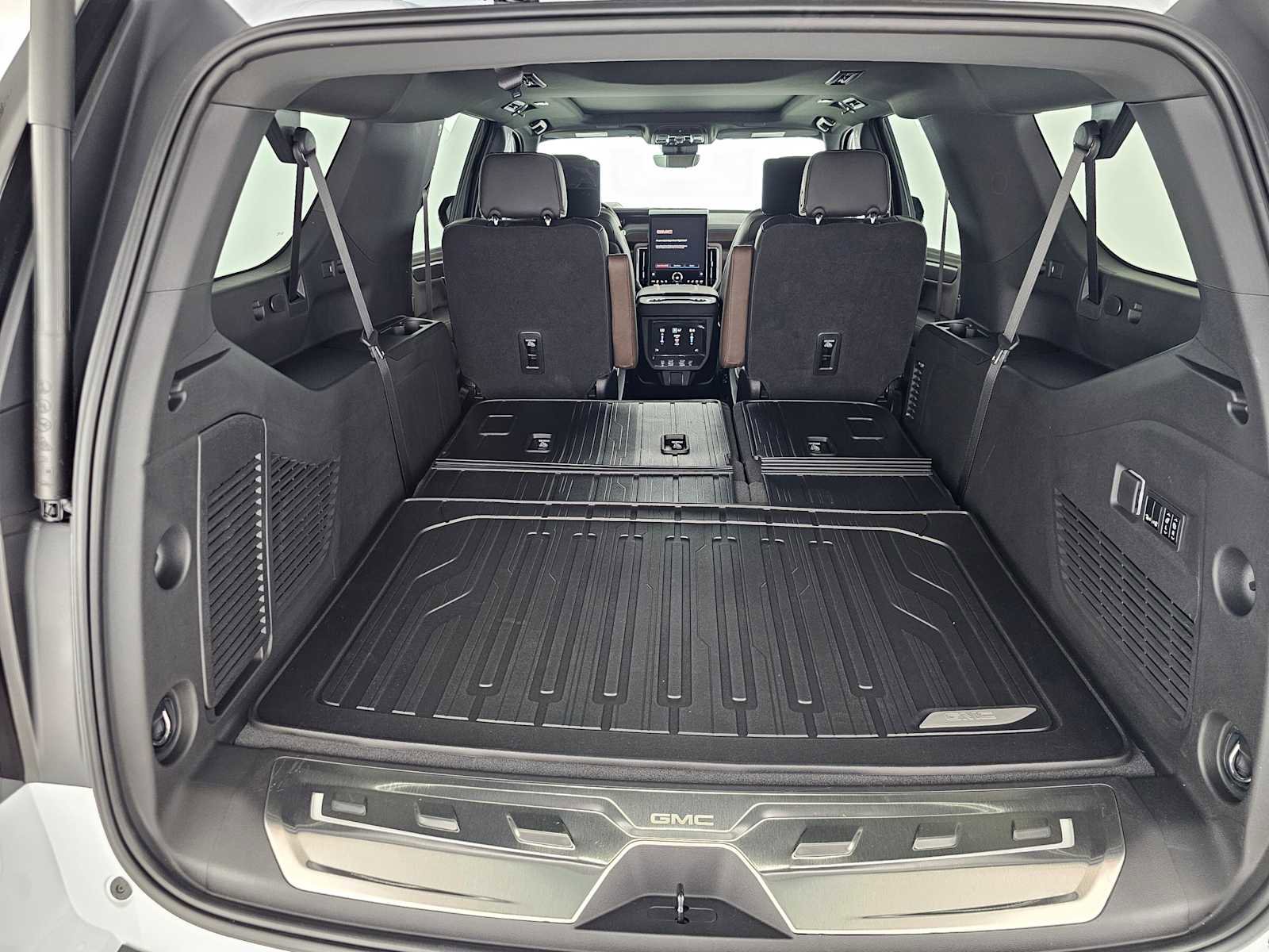 New 2026 GMC Yukon XL Denali Ultimate w/ LPO, Illumination Package image 17