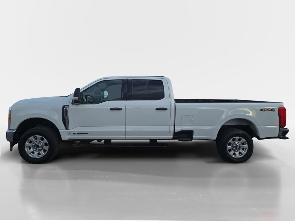 Used 2024 Ford F250 XLT image 2