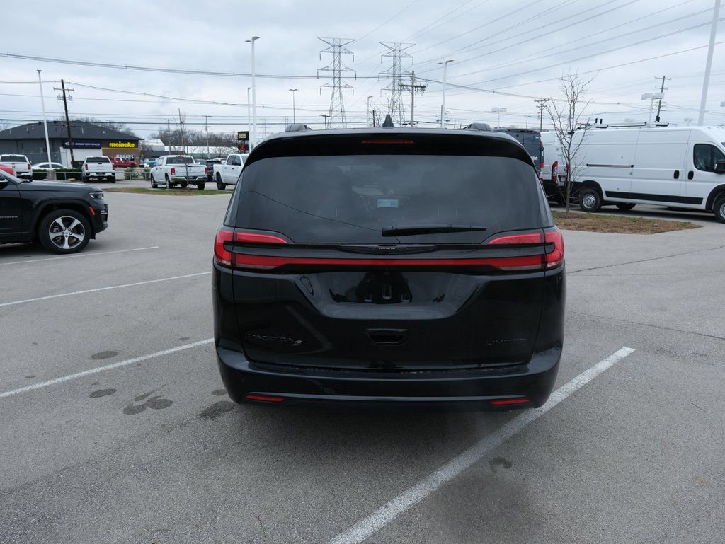 New 2026 Chrysler Pacifica Limited w/ S Appearance Package image 10