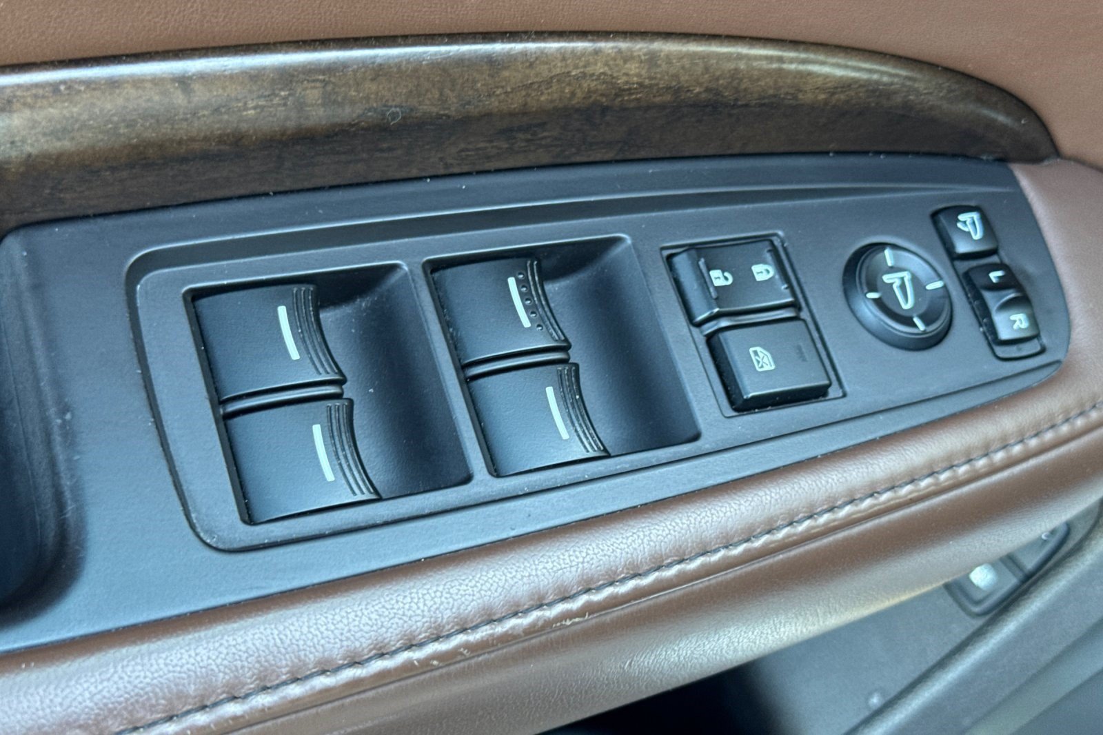 Used 2017 Acura MDX w/ Advance Package AWD/4WD image 13