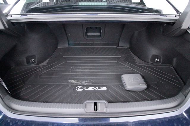 Used 2024 Lexus ES 350 Ultra Luxury w/ Accessory Package (Z1) image 26