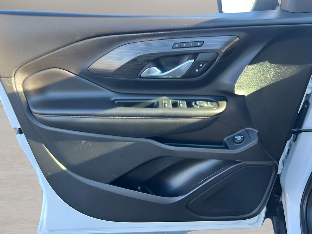 Used 2021 GMC Terrain SLT image 13