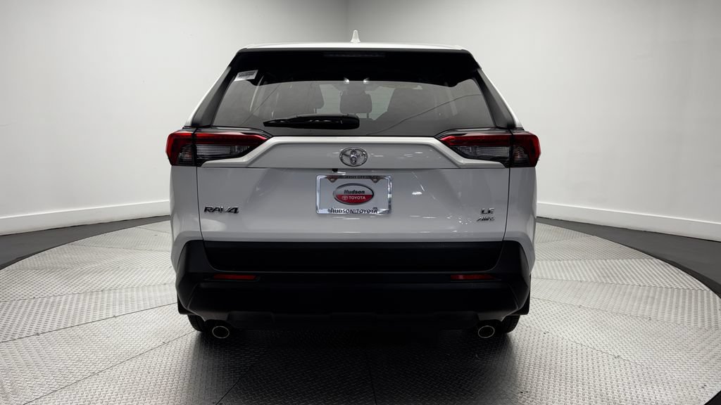 Used 2024 Toyota RAV4 LE AWD/4WD image 34