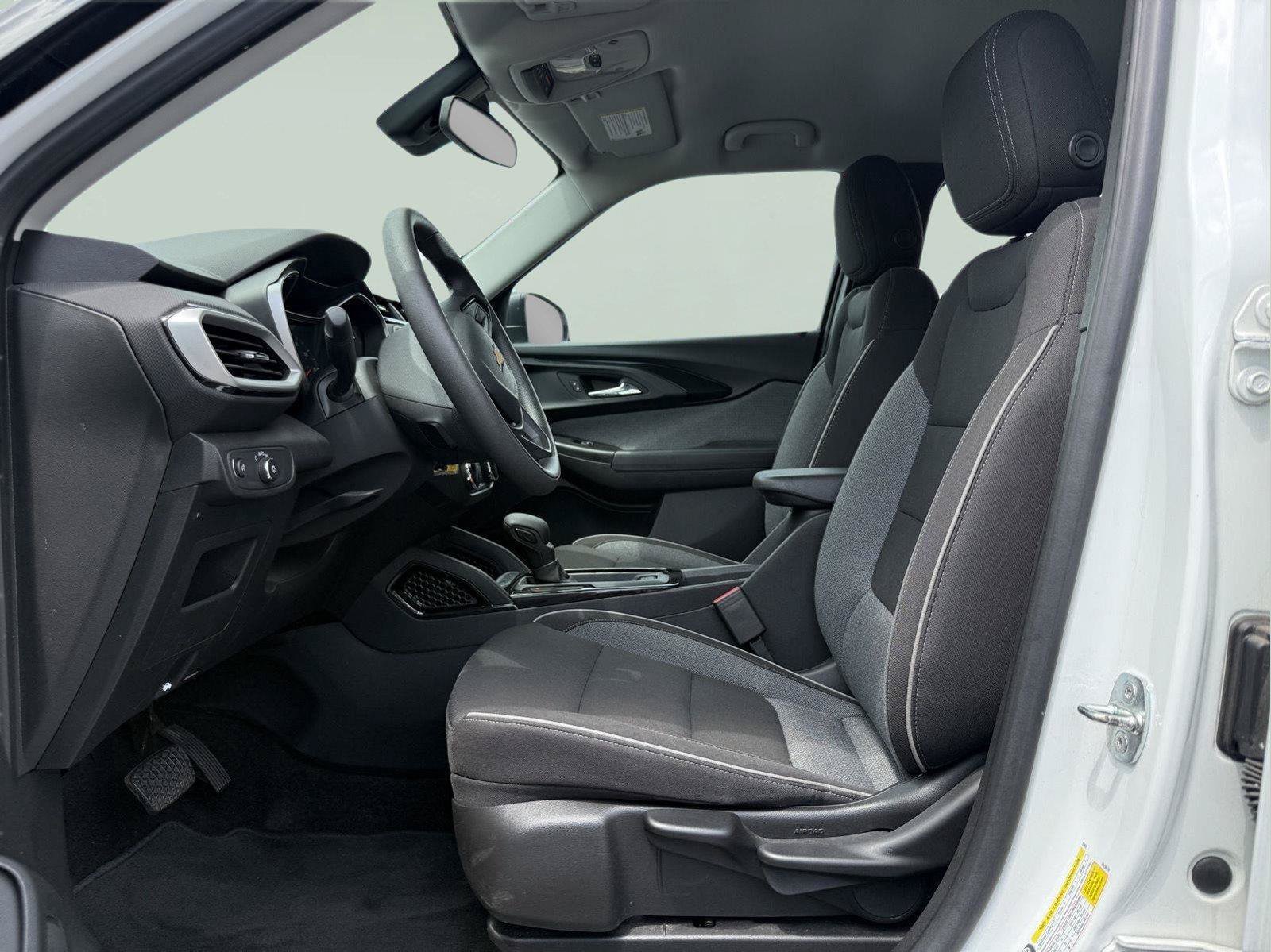Used 2023 Chevrolet TrailBlazer LS FWD image 8