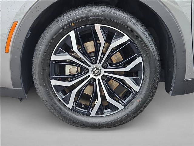 Used 2024 Toyota Crown AWD/4WD image 24