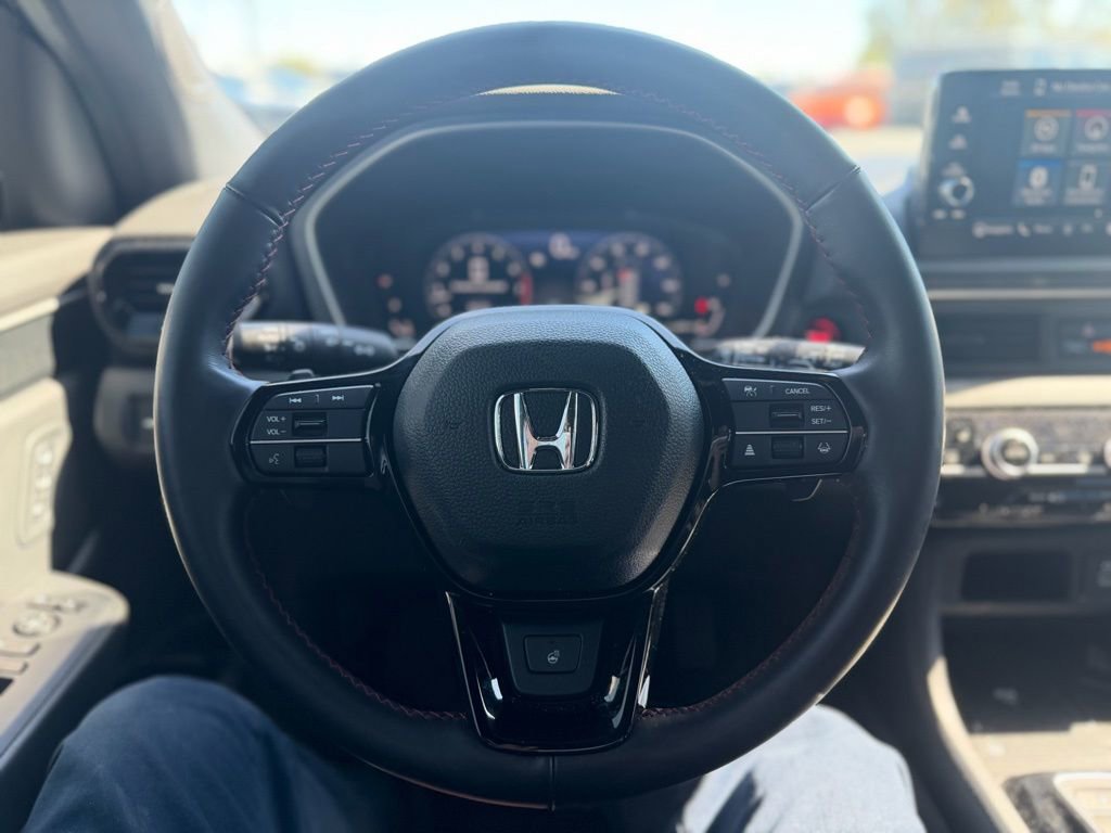 Used 2025 Honda Pilot Black Edition image 6