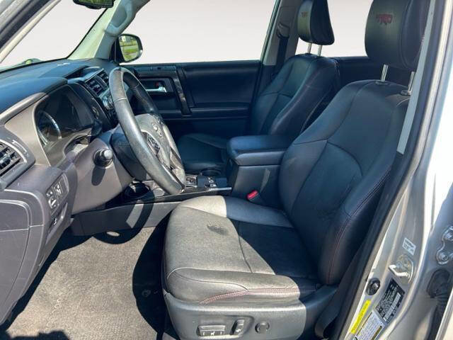 Used 2018 Toyota 4Runner 4WD image 11
