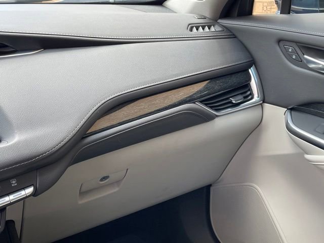 Used 2021 Cadillac XT4 Premium Luxury w/ Enhanced Visibility Package AWD/4WD image 25