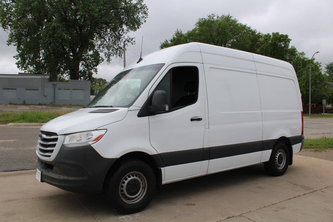Used 2021 Freightliner Sprinter 2500 RWD image 4