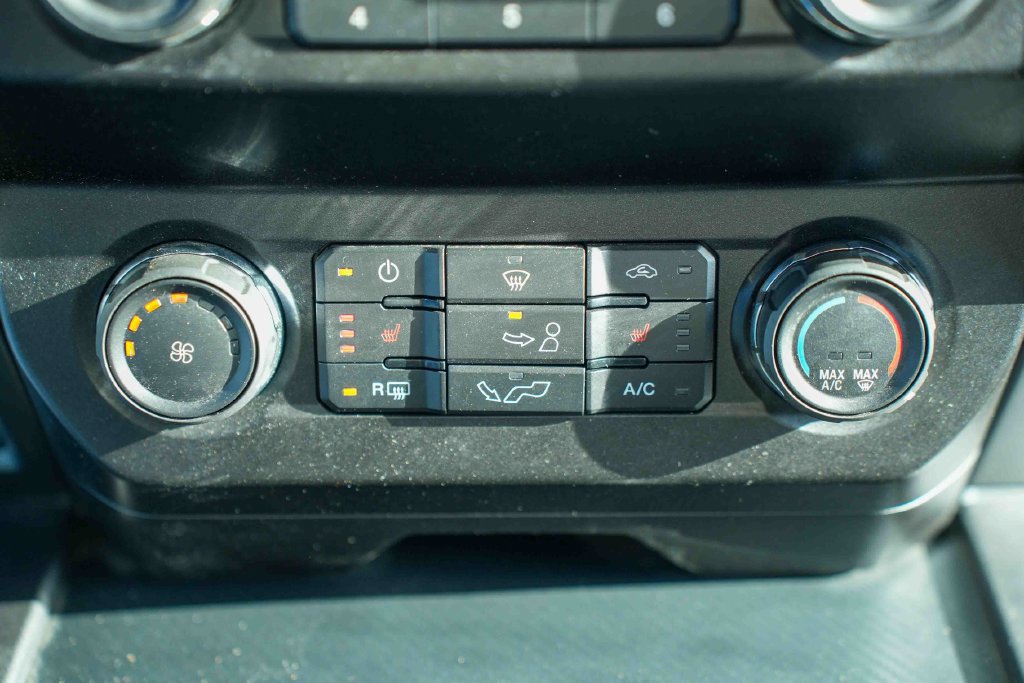 Used 2020 Ford F150 XLT w/ Equipment Group 302A Luxury AWD/4WD image 33