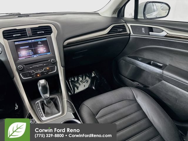 Used 2016 Ford Fusion SE w/ Equipment Group 202A AWD/4WD image 22